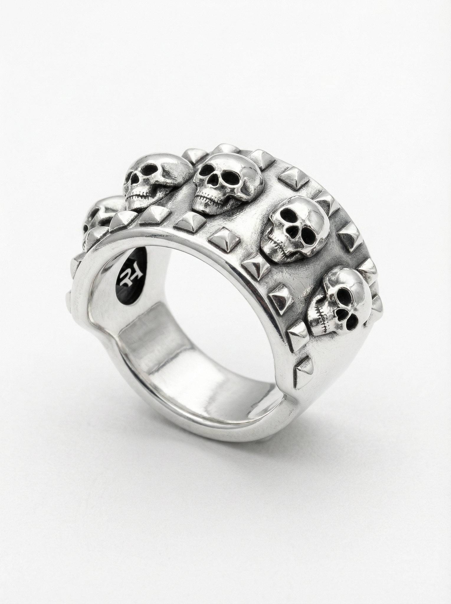 Anillo armadura con pinchos y calaveras de plata 925 para hombre Roberto Axpe
