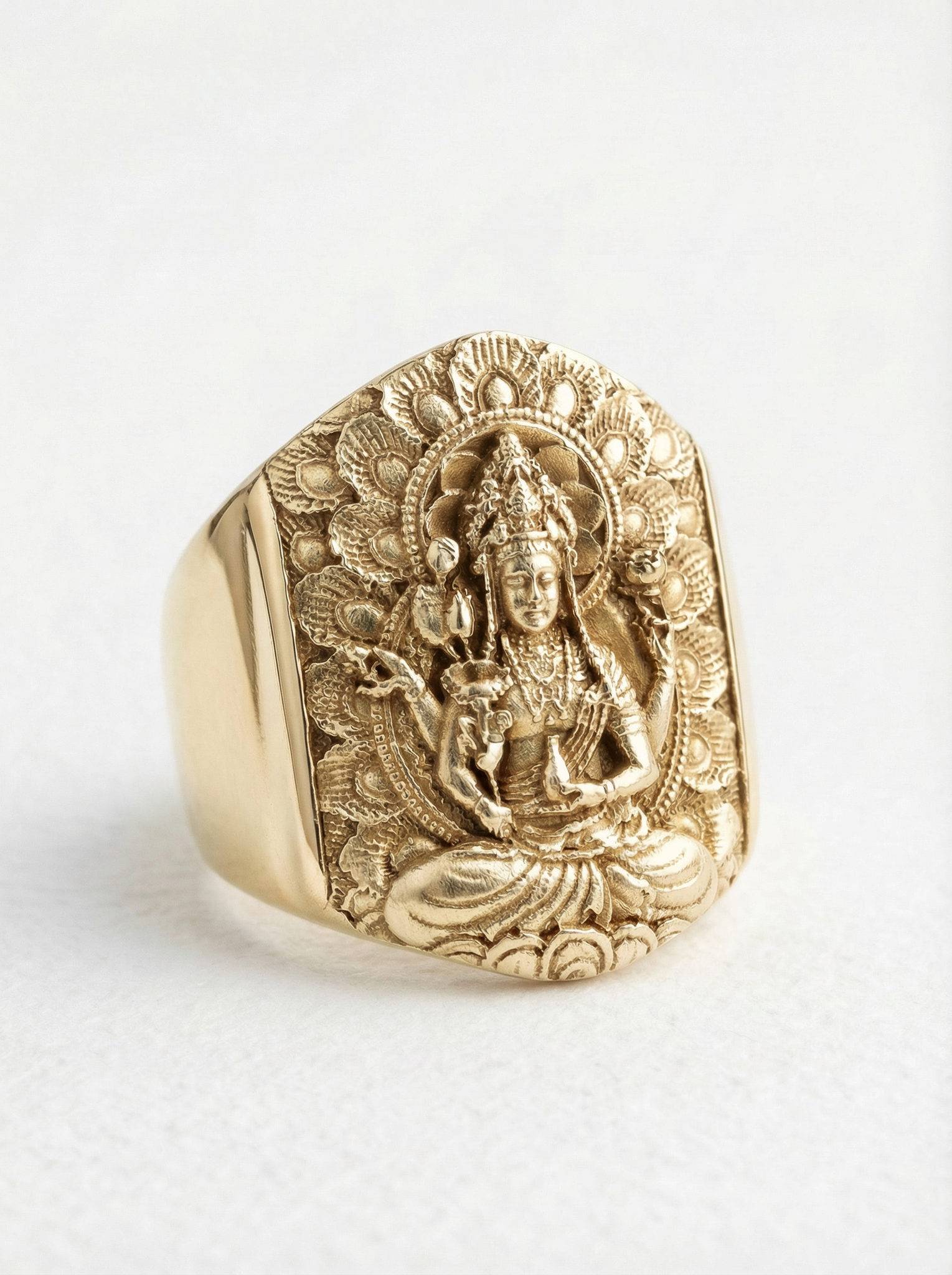 Anillo buda de plata chapada oro para hombre Roberto Axpe