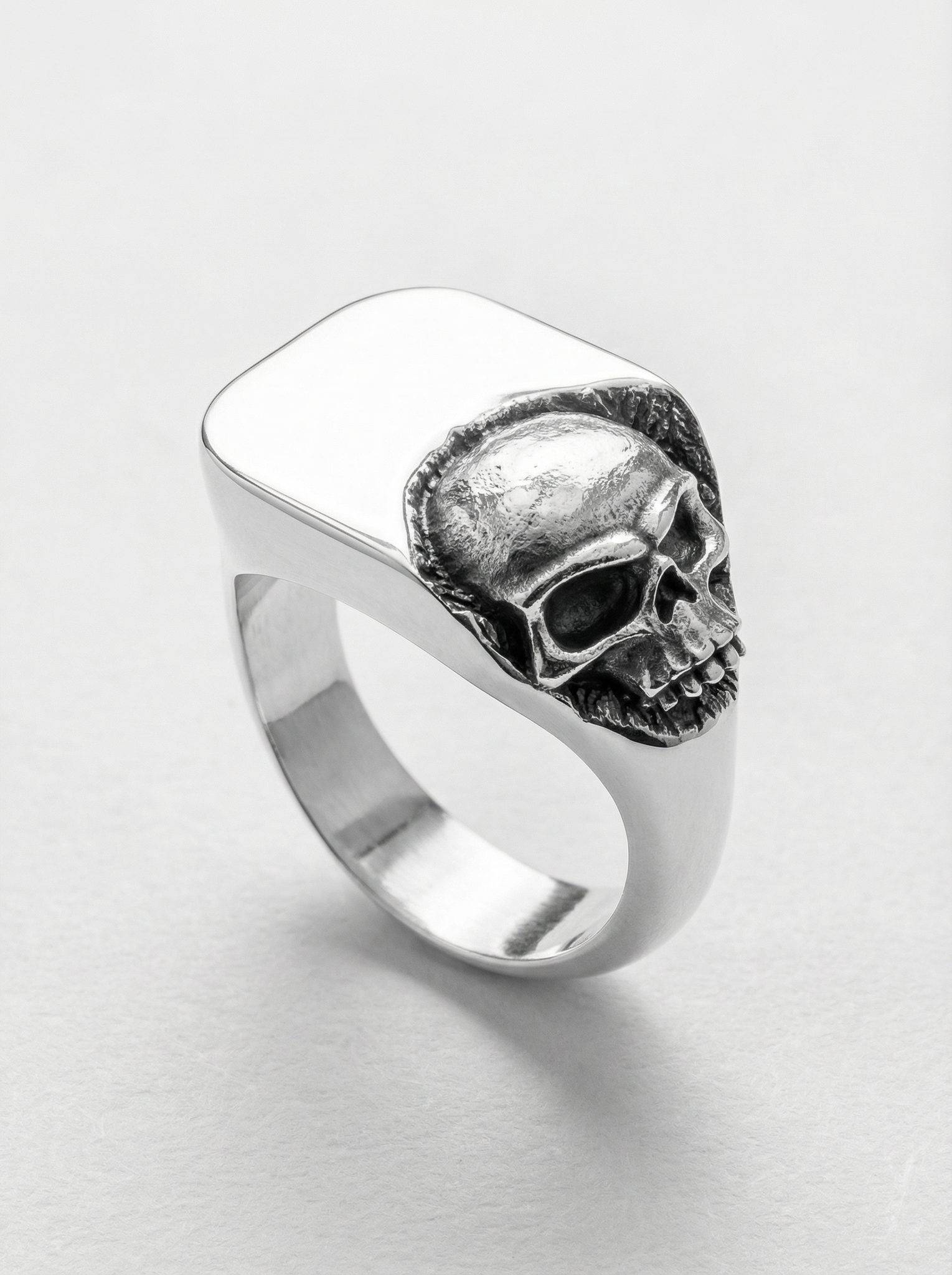 Sello calavera esculpida plata 925 para hombre Roberto Axpe