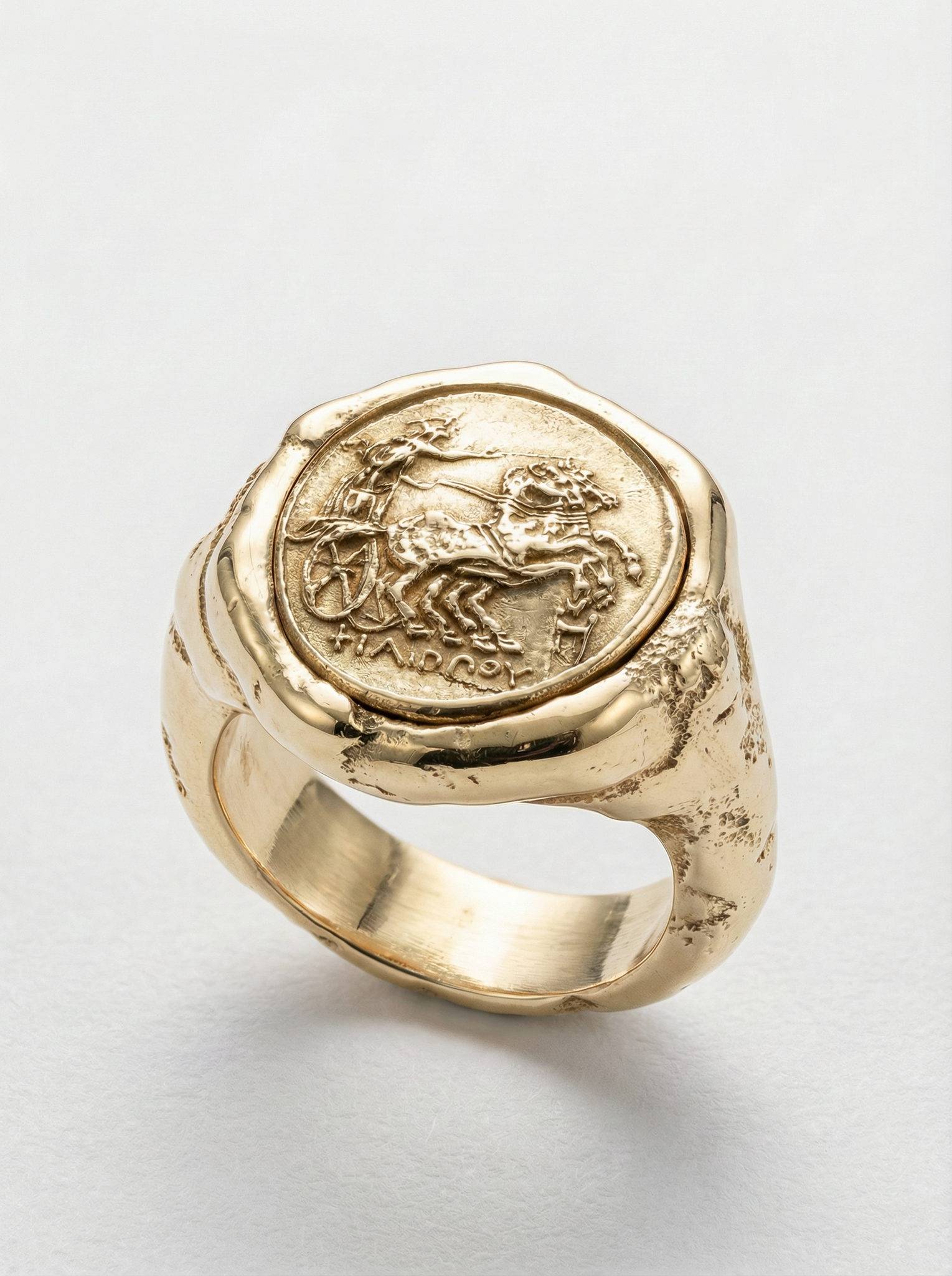 Sello inspiracion romana plata chapada en oro para hombre Roberto Axpe