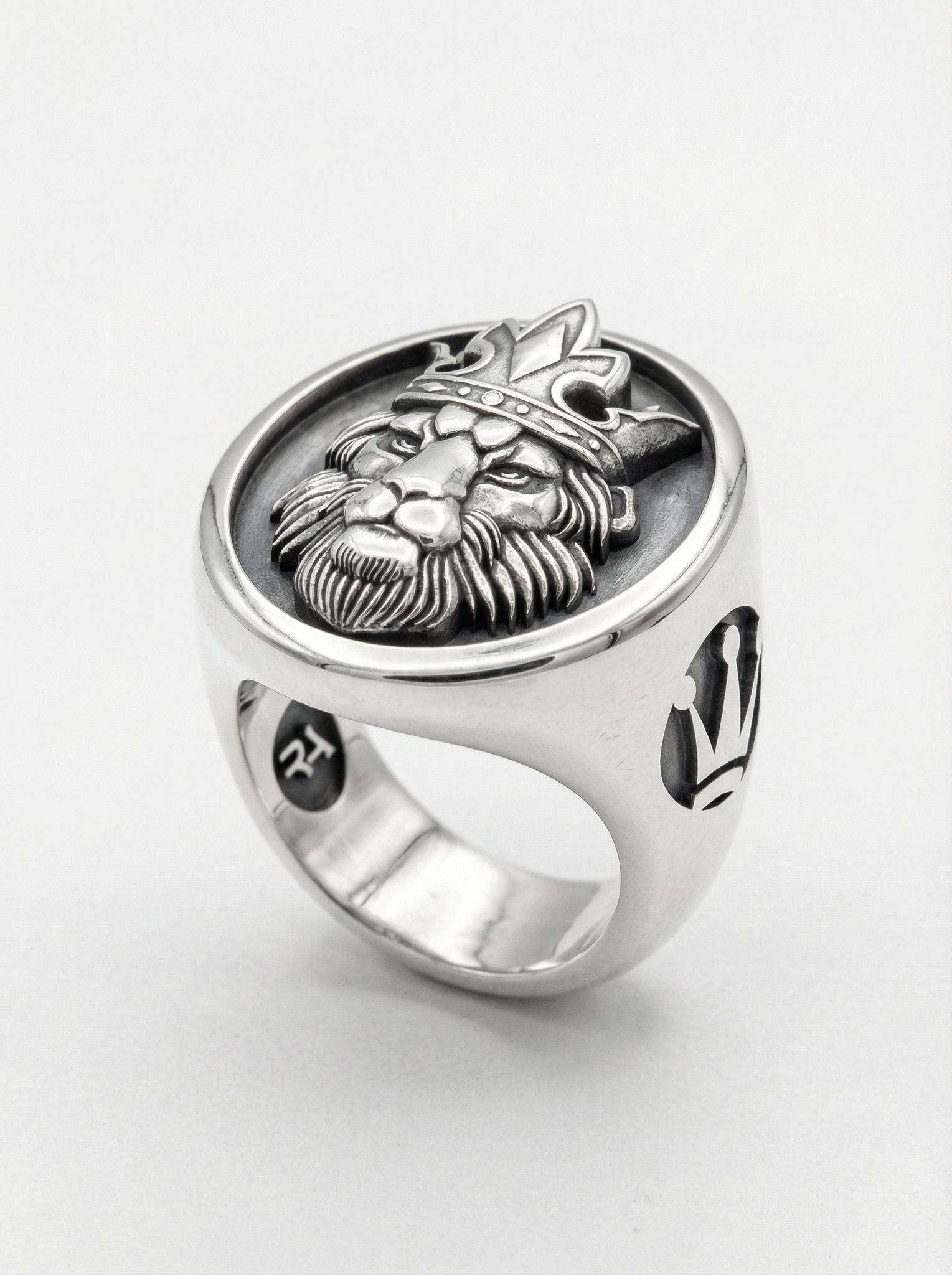Sello leon con corona de plata 925 para hombre Roberto Axpe