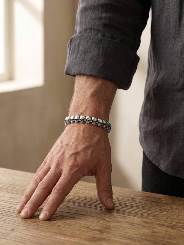PULSERA RIGIDA DE CALAVERAS de Roberto Axpe