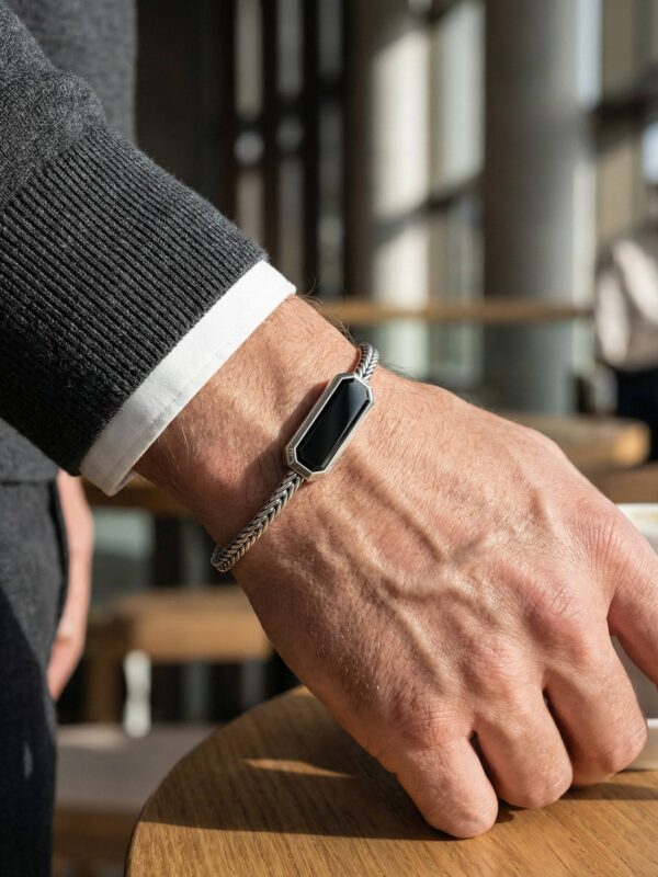 PULSERA CON GEMA CENTRAL de Roberto Axpe