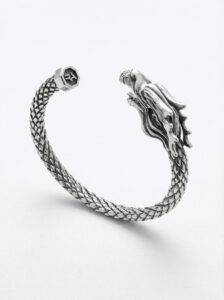 pulsera-rigida-dragon-plata-vista-perspectiva-1