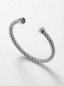 pulsera-tornillo-plata-vista-perspectiva-1