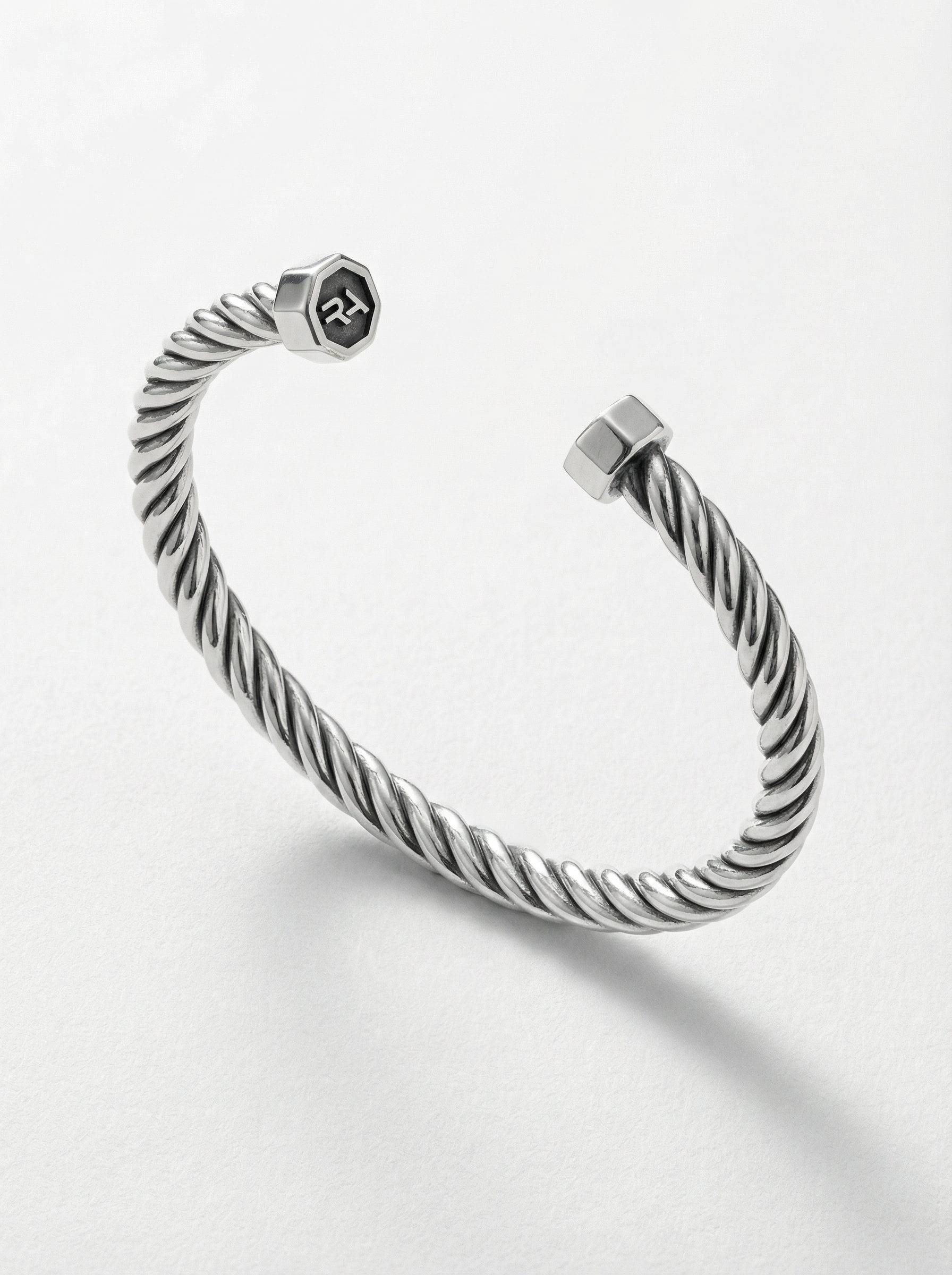 pulsera-tornillo-plata-vista-perspectiva-1