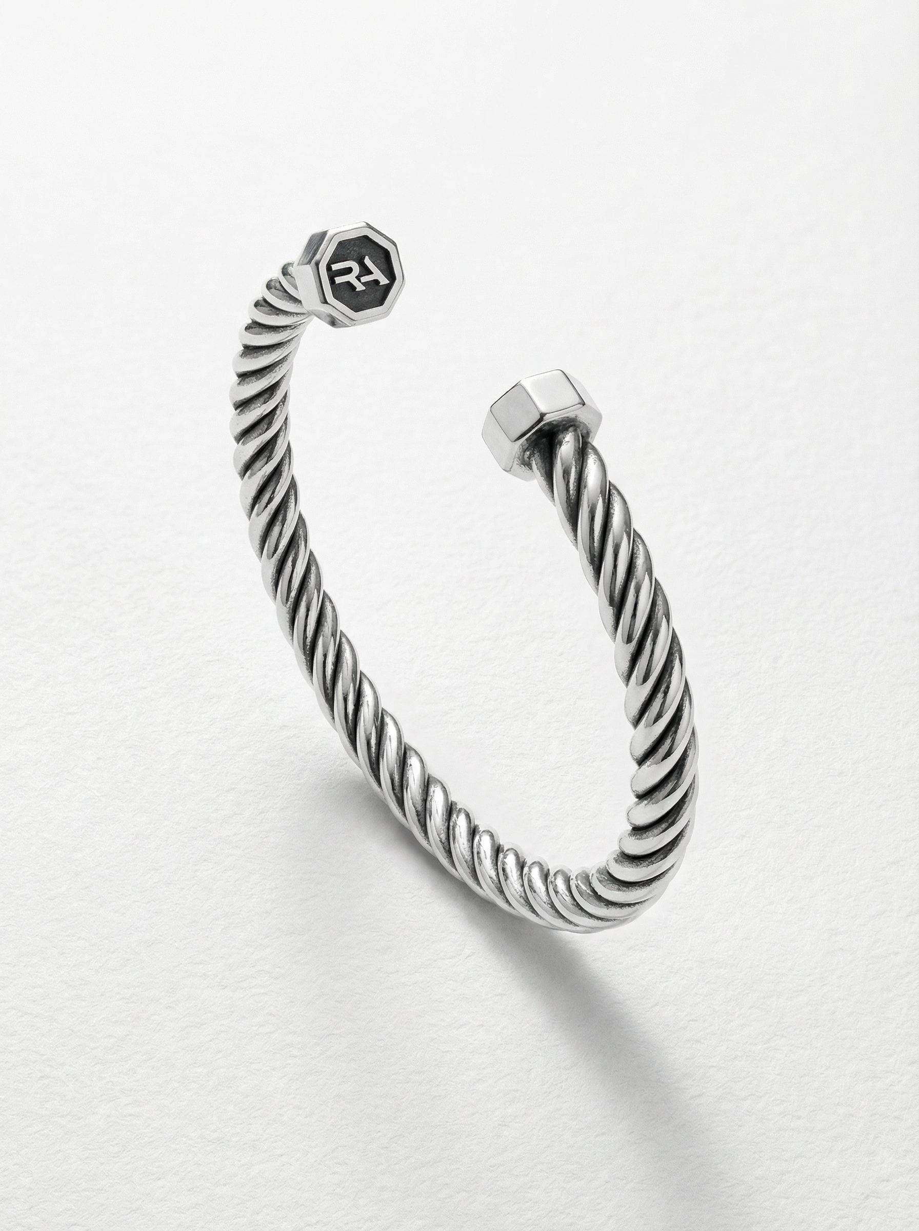 pulsera-tornillo-plata-vista-perspectiva-2
