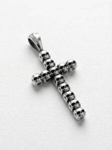 cruz de calaveras de plata de ley 925 - vista perspectiva 1